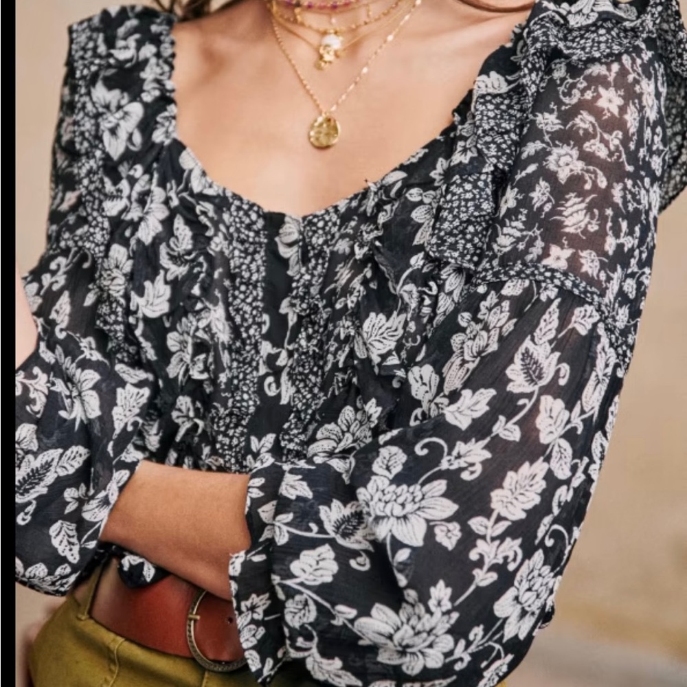 Sézane Johansson Blouse. Patchwork black and white size 2
